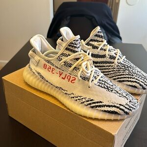 Yeezy 350 zebra